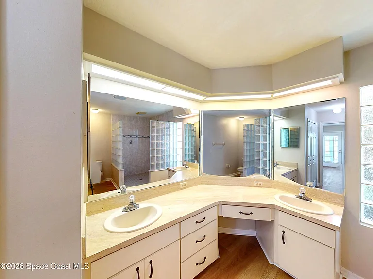 3620 Whisperwood Cir — Photo 9