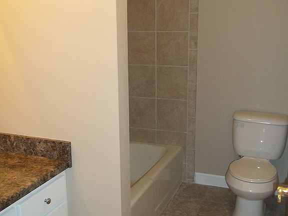 3rd image of 806 Morningside Dr APT 6
