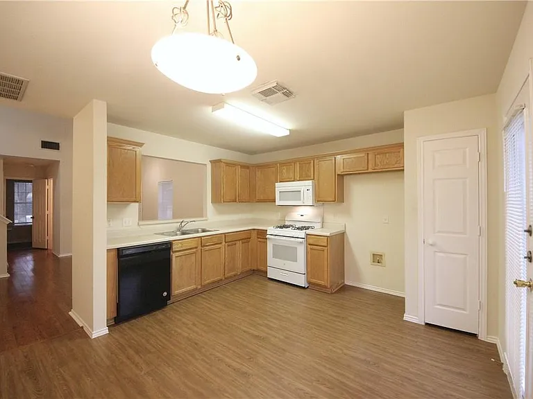3933 Upper Passage Ln — Photo 4
