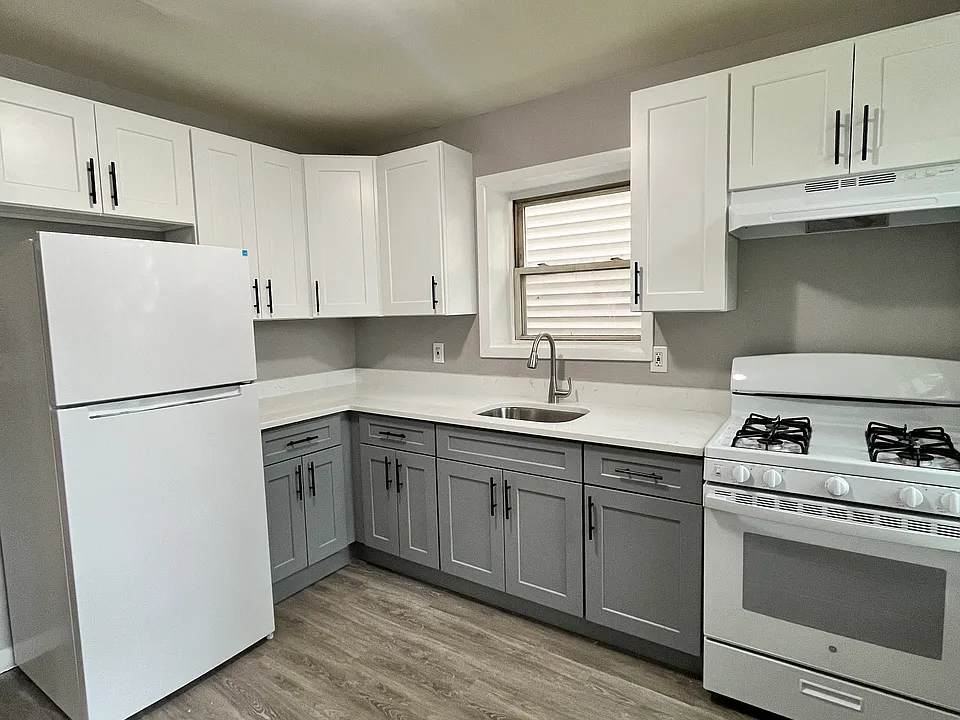 135 Wegman Pkwy #3