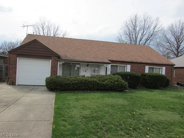 678 Birch Ave photo 1
