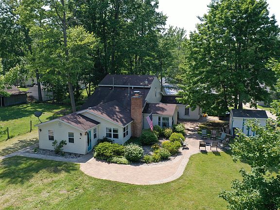 2nd image of 319 Burrill Dr