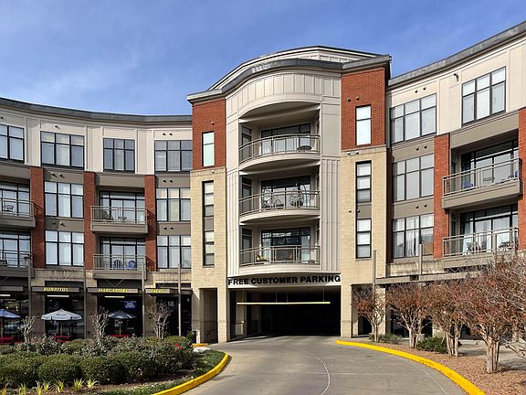 4th image of 535 South St #405