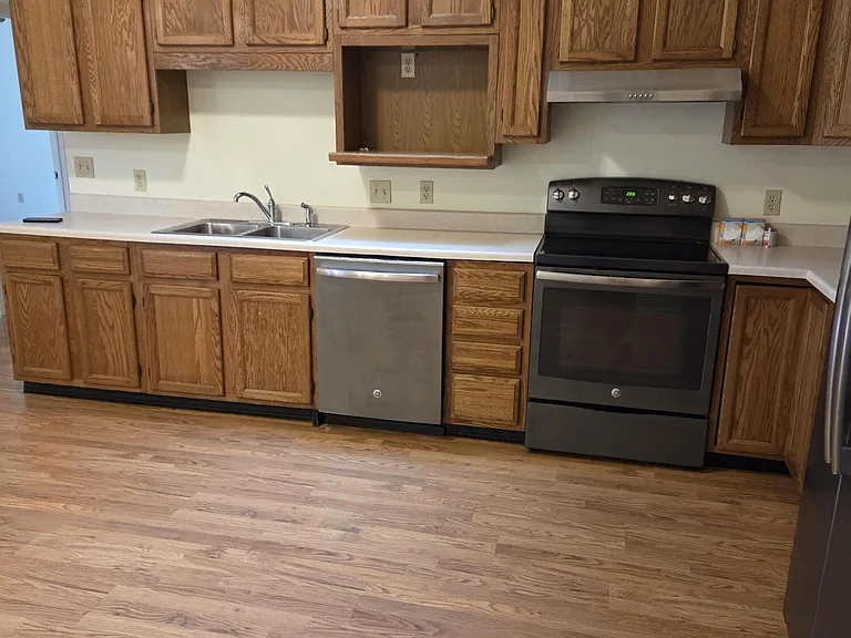 801 S Greenwood Dr — Photo 2
