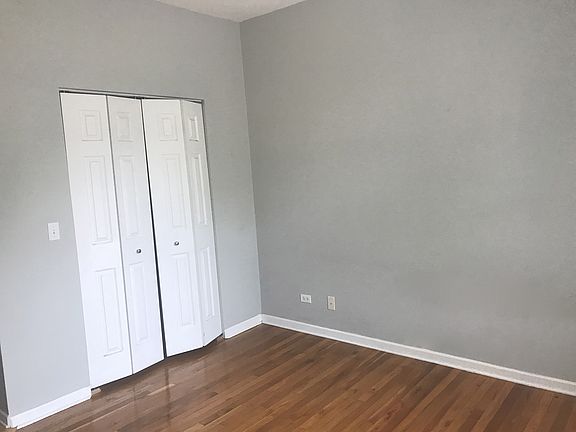 4th image of 2605 N Hamlin Ave #2