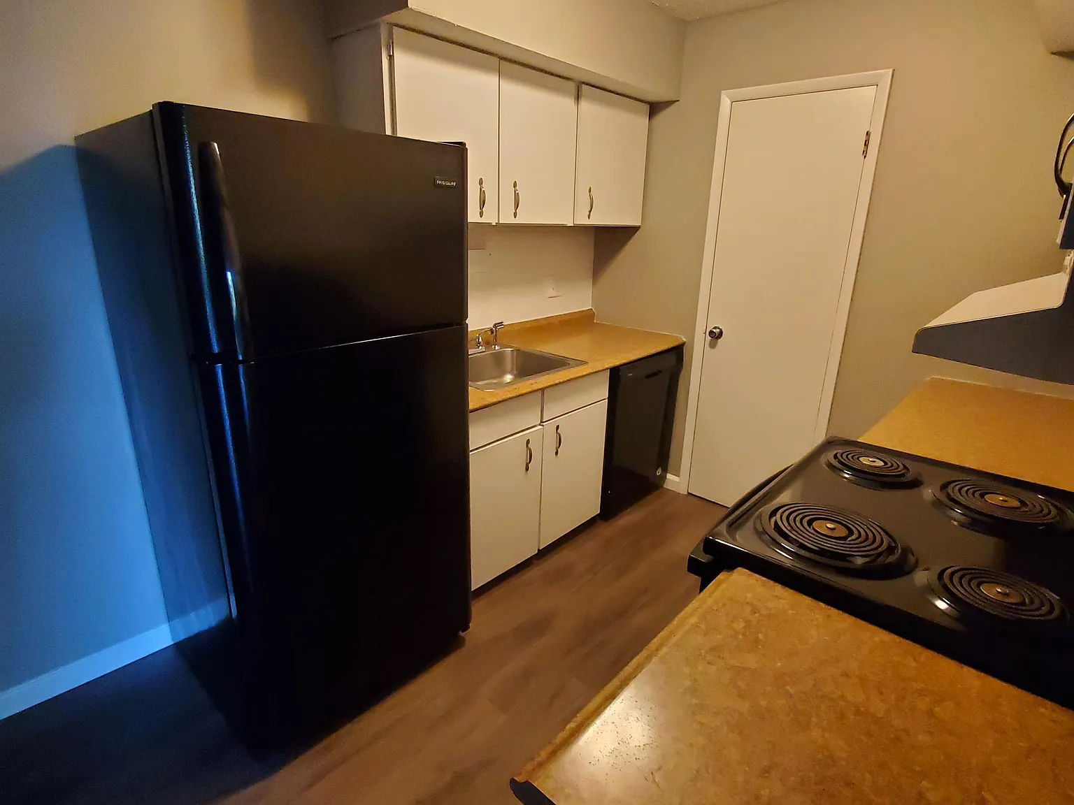 2 bed, 875 sqft, $1,400 — Photo 3