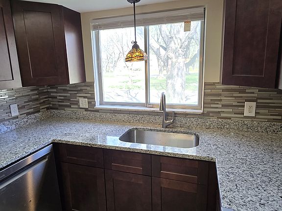 5th image of 42206 Toddmark Ln