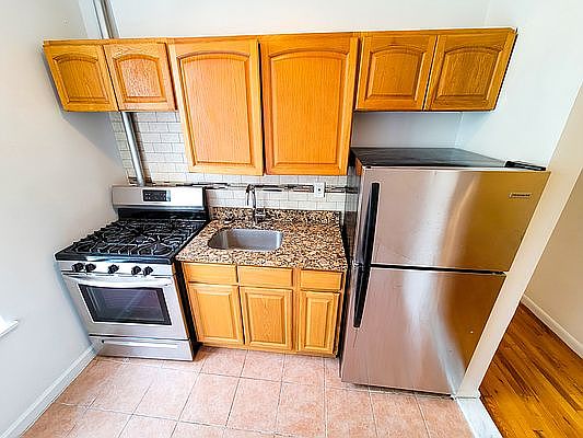 2nd image of 1250 Morris Ave #5E