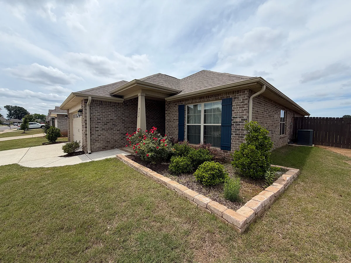 Building Photo - 202 Abercorn Dr