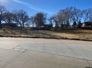 1831 Lake Ridge Dr, Plattsmouth, NE 68048