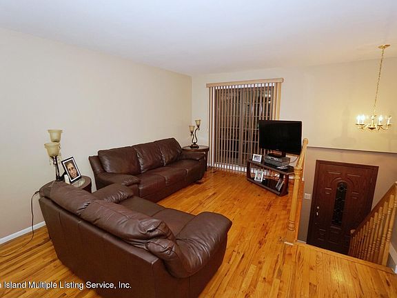 5th image of 329 Fairbanks Ave