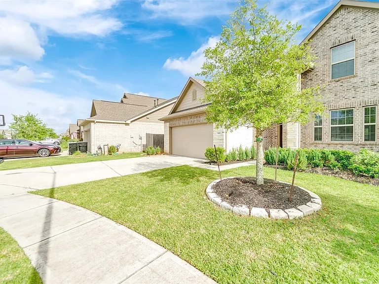 3715 White Gardenia Ln — Photo 3