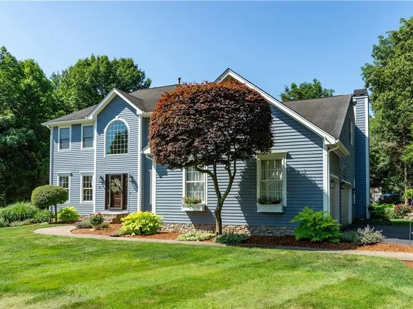 85 Lindsay Ln, North Kingstown, RI 02852