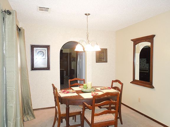 3rd image of 2305 NE Garden Ln
