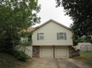 3016 SE 1st St, Blue Springs, MO 64014