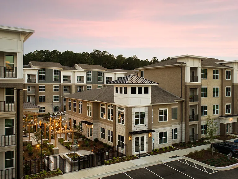 Pointe at Lake Crabtree Apartments — Photo 32