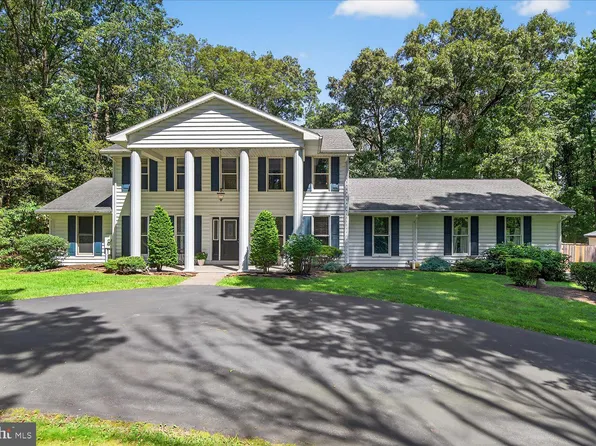 5066 Hill Rd, Mohnton, PA 19540
