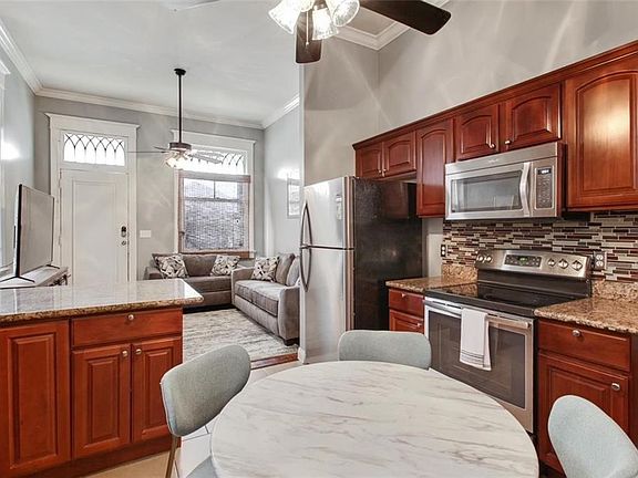 5th image of 2520-22 Valence St
