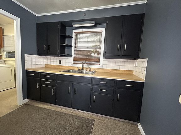 5th image of 512 N Davis St