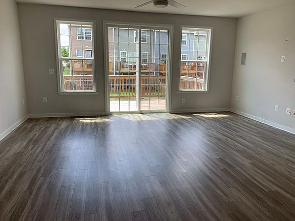 4th image of 1402 Whitehurst Way