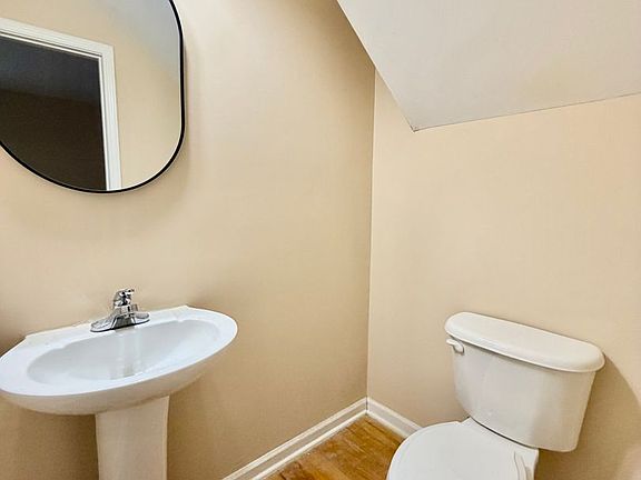 5th image of 27 Greenbrook Ct
