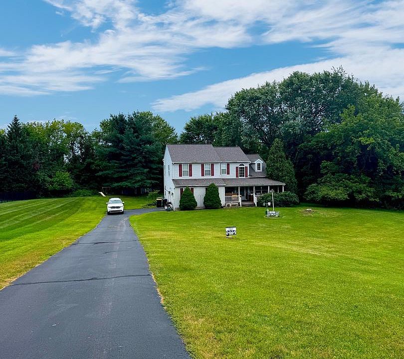 1st image of 22 Windy Knoll Dr