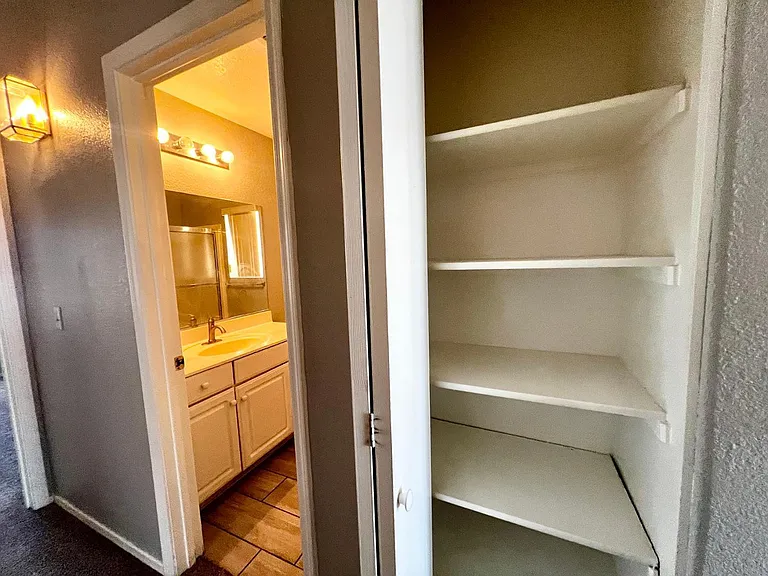 1631 N Garrett Dr — Photo 36