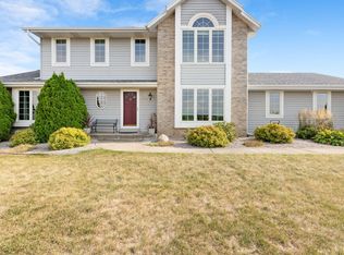 S25W30285 Jenna Ln, Waukesha, WI 53188