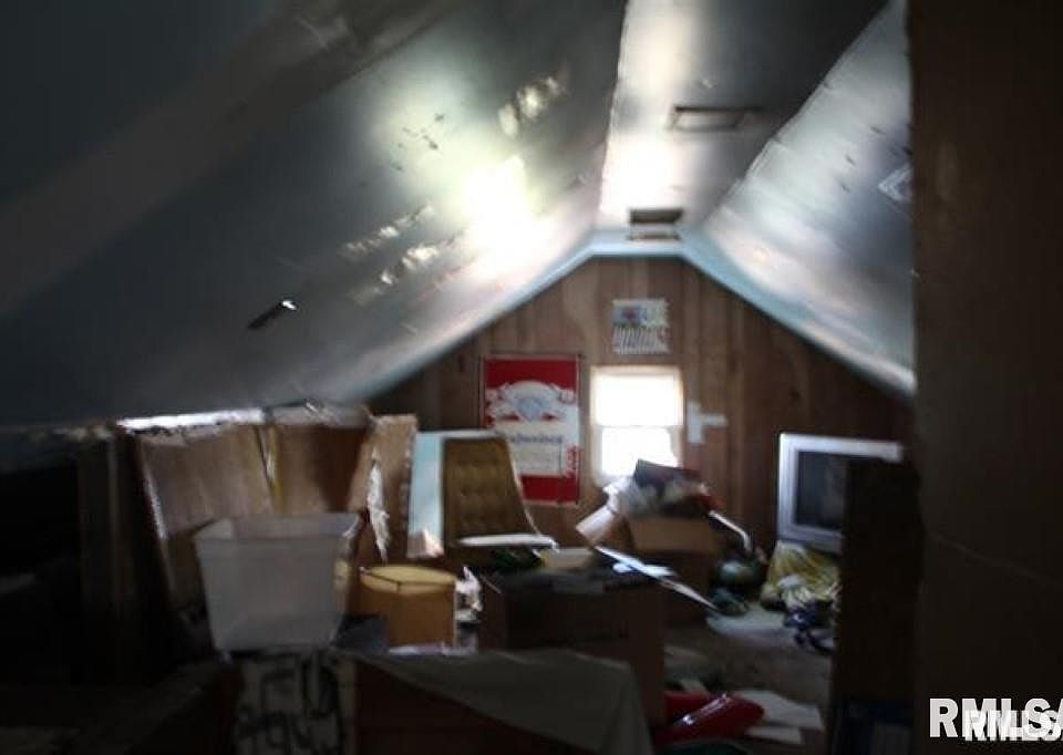 2nd image of 1836 Cody St