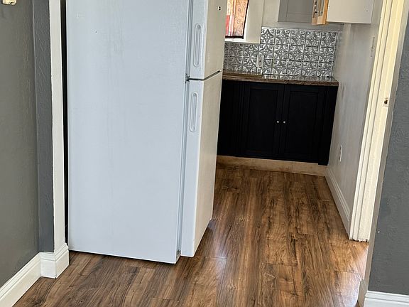 4th image of 2902 Broadway St #2