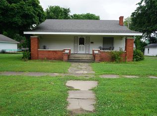 307 S 6th St, Henryetta, OK 74437