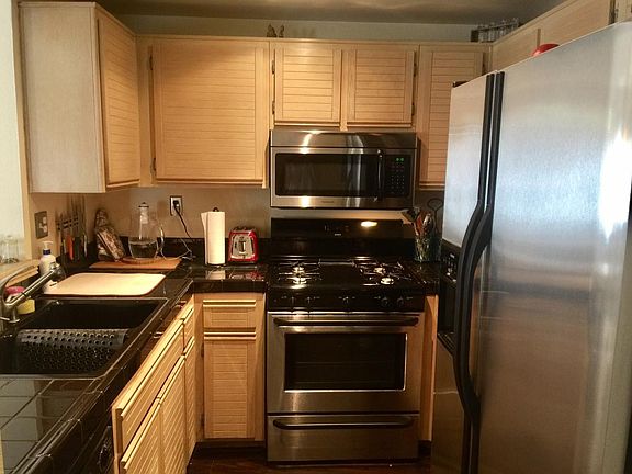 4th image of 24147 Del Monte Dr Unit 292