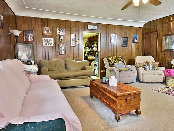 3rd image of 6142 Mahoning Ave NW
