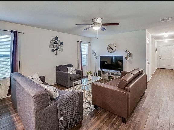 4th image of 9225 Marilyn Pl