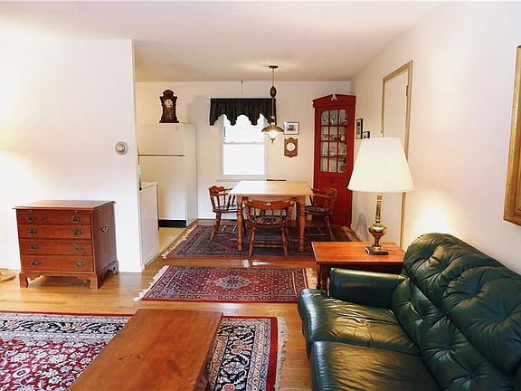 3rd image of 12 Salem Cir