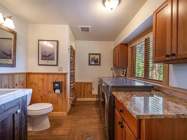 15107 Berkshire Cir — Photo 5