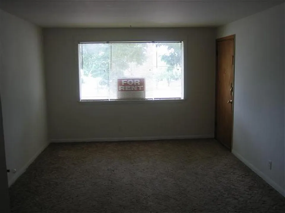 Building Photo 3