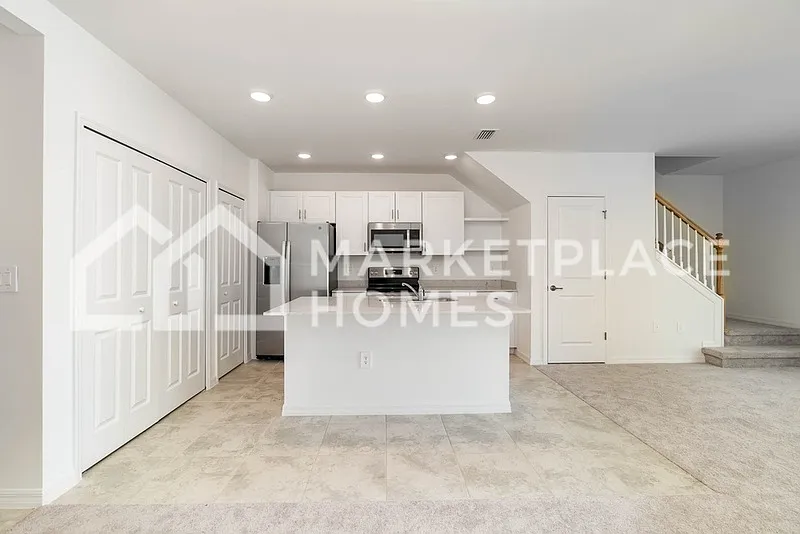 3 bed, 2.5 bath, 1347 sqft, $1,839 — Photo 4