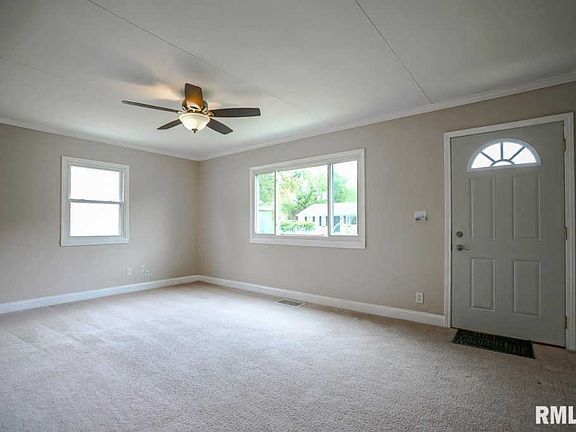 4th image of 921 W Willow Ln