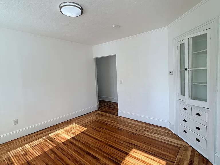 49 Henry St #3 — Photo 13