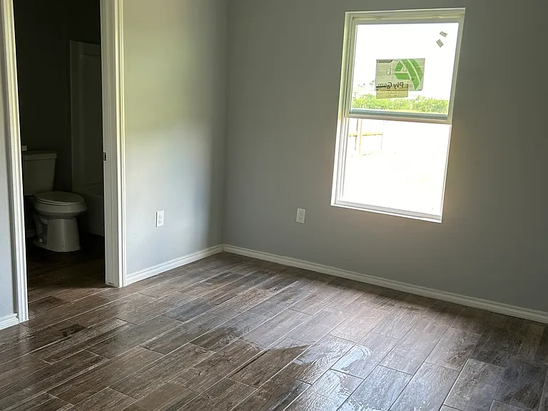 1321 Glasscock Ave #B — Photo 8