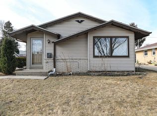 2603 S 93rd St, West Allis, WI 53227