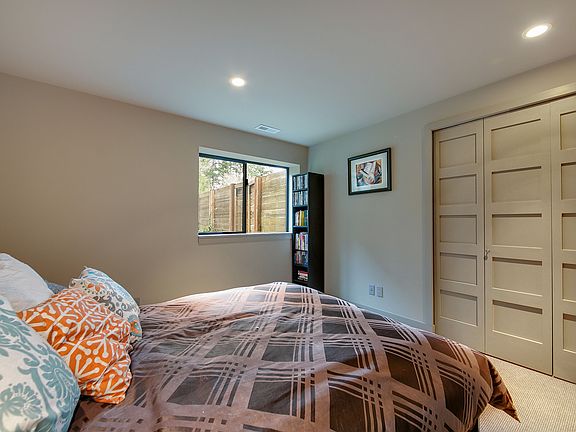 4th image of 1800 187th Ave NE