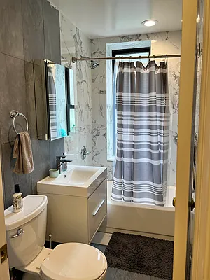 Rented by Manhattan Dwelling Corporation | media 25