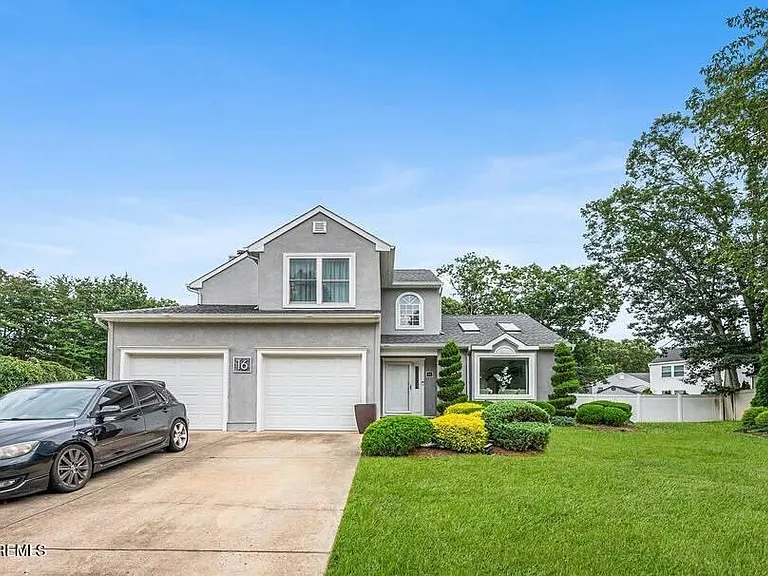 16 Carr Ln — Photo 1
