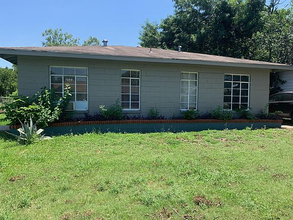 2nd image of 2522 W Woodlawn Ave #2522