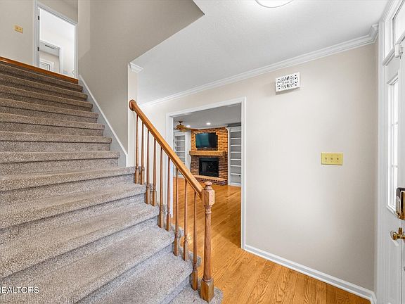 5th image of 2819 Dee Peppers Dr