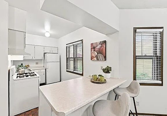 4th image of 2303 22nd Ave S #1