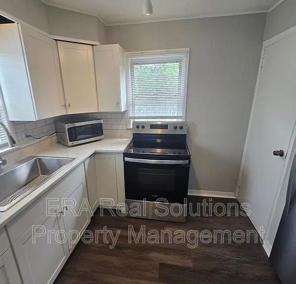 1435 Republic Ave — Photo 10