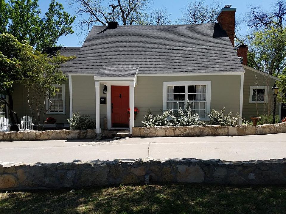 1st image of 1115 Live Oak St